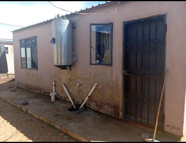 2 BEDROOM HOUSE FOR SALE IN PALM RIDGE